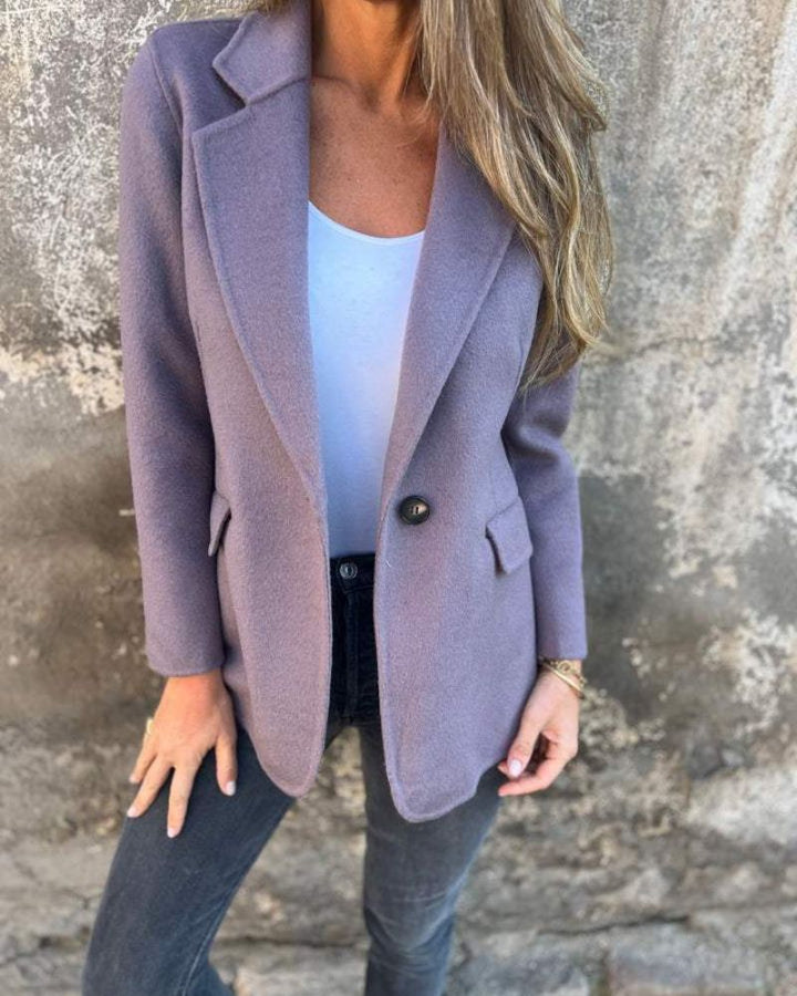 Renée™ – Warm Elegance for Every Season