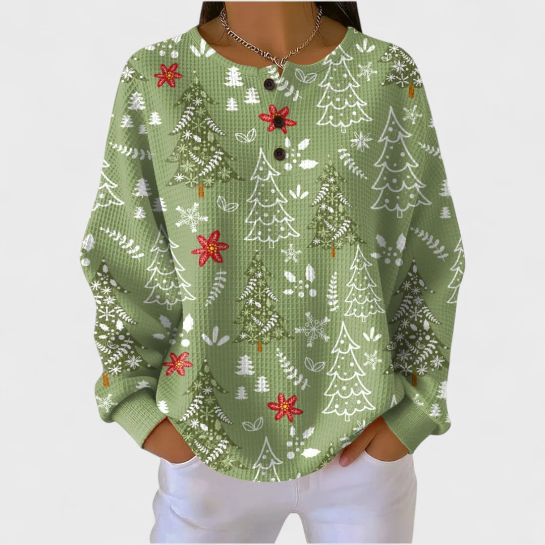 Ingrid – Green sweater with Christmas tree pattern
