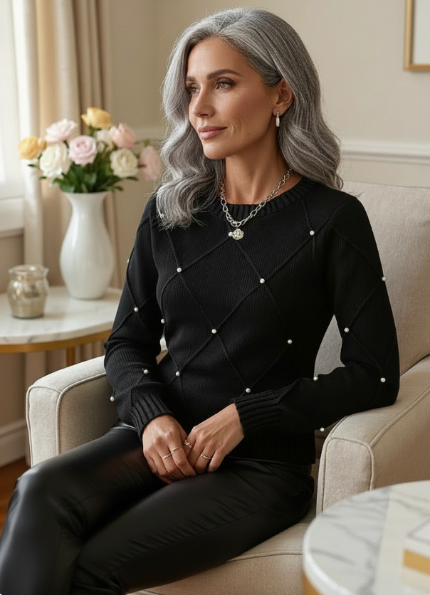 Marguerite™ – Elegant Sweater with Delicate Pearls